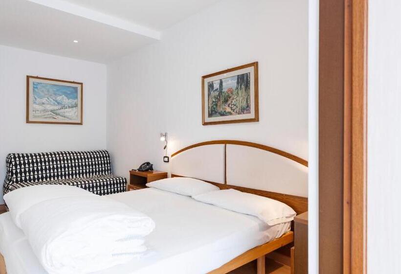 Classic room with balcony, Sole Holiday