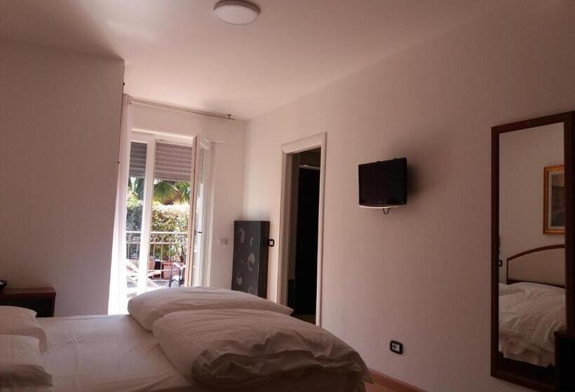 高级大房间, Sole Holiday