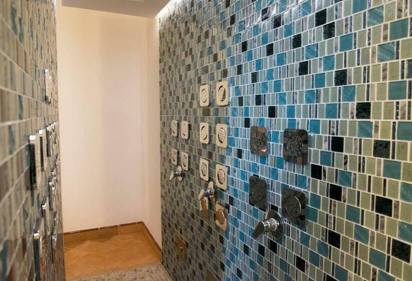 סוויטה, Taverna Del Capitano