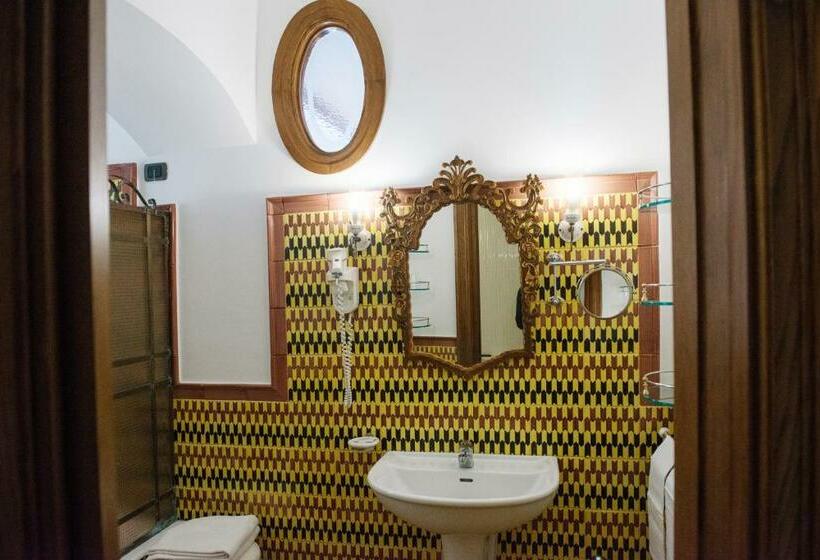 סוויטה, Taverna Del Capitano