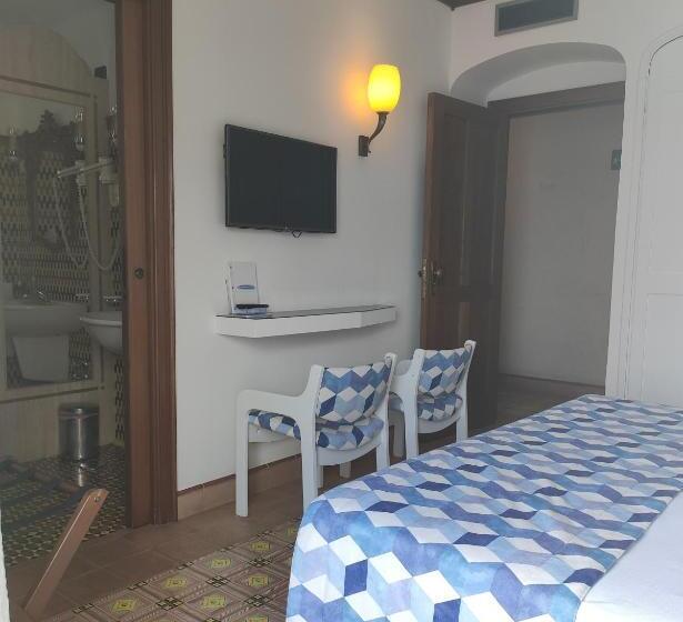 חדר סטנדרט מקשר, Taverna Del Capitano