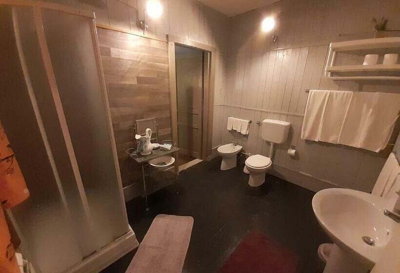 Номер Стандарт Трехместный, La Grotta Bed And Breakfast E Affittacamere