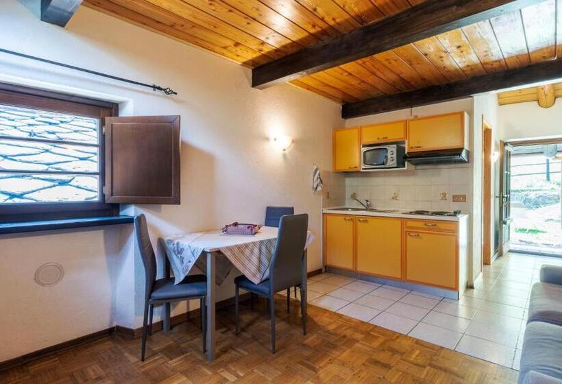 דירת חדר, Residence Covalou