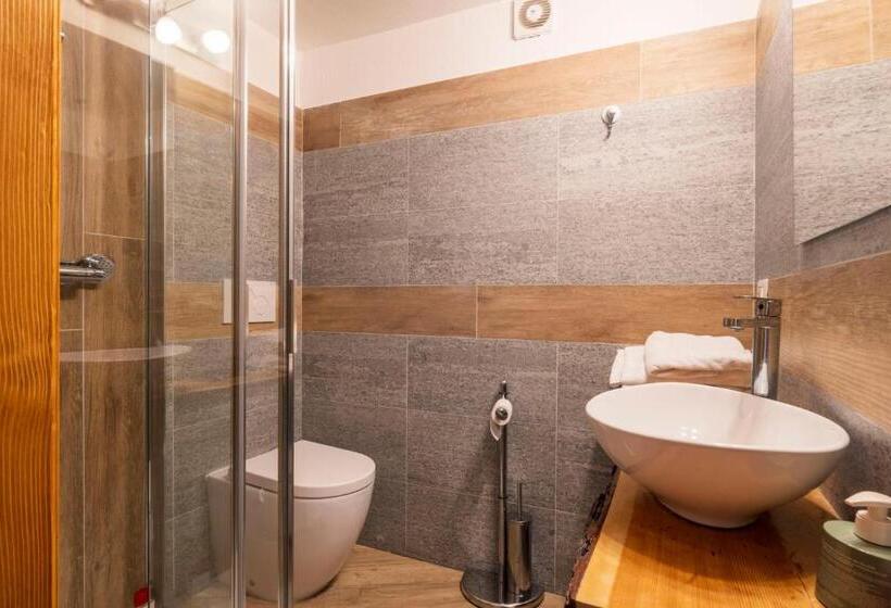 استودیوی استاندارد, Residence Covalou