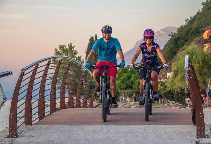 Семейные Апартаменты, Gardesana Active Apartments