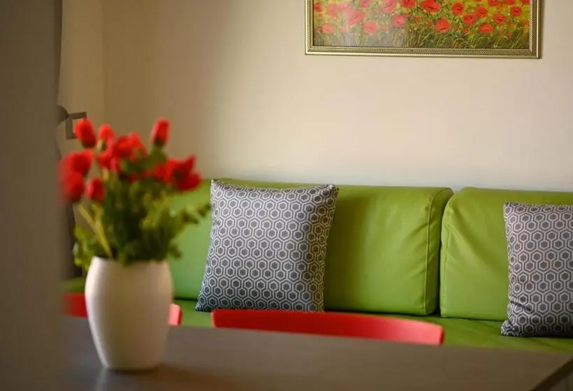 آپارتمان خانوادگی, Gardesana Active Apartments
