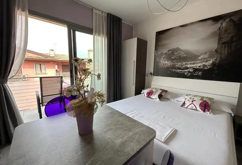 استودیوی لوکس, Gardesana Active Apartments