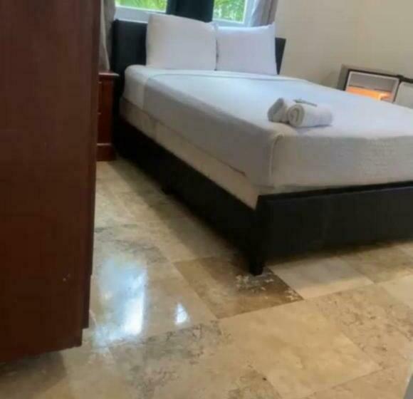 اتاق اکونومی, Manati World Point Inn