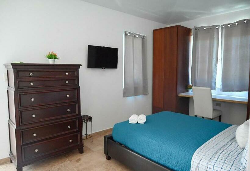 سوییت لوکس, Manati World Point Inn