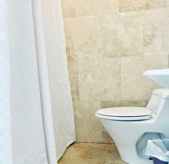 سوییت لوکس, Manati World Point Inn