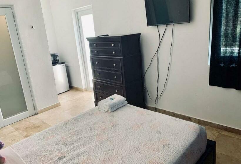 سوییت لوکس, Manati World Point Inn