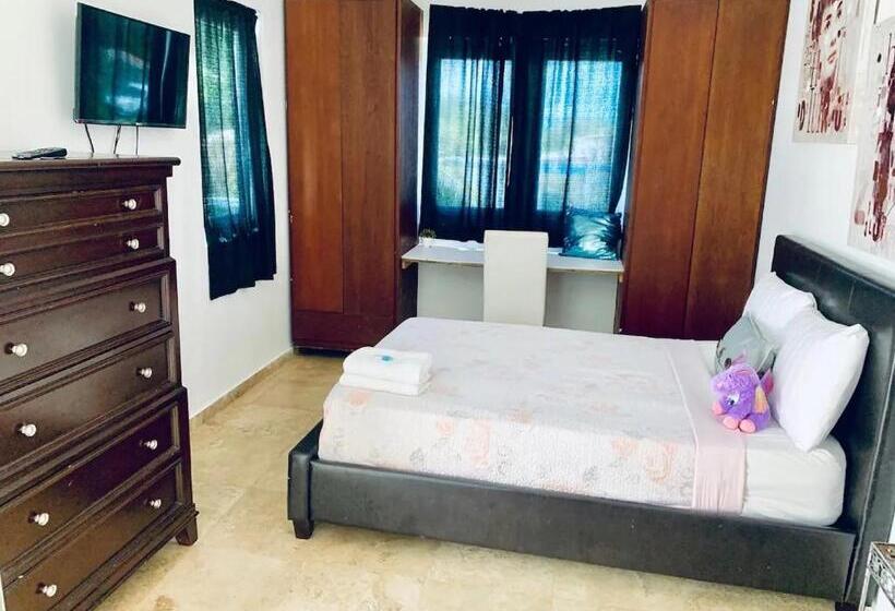 سوییت لوکس, Manati World Point Inn