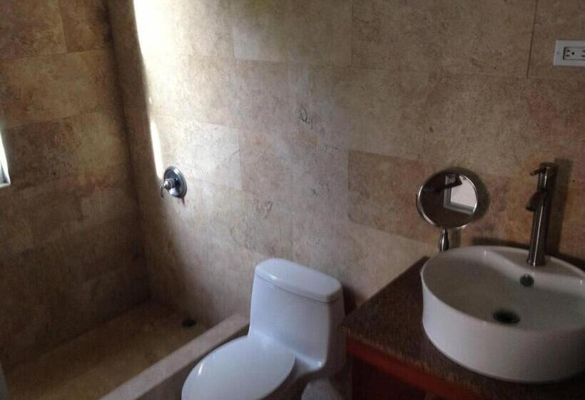 سوئیت با تخت بزرگ, Manati World Point Inn