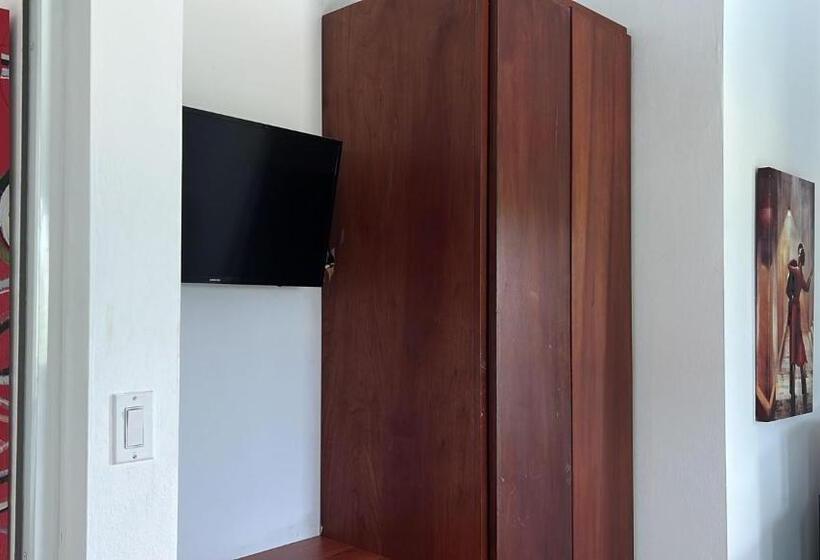 سوئیت با تخت بزرگ, Manati World Point Inn