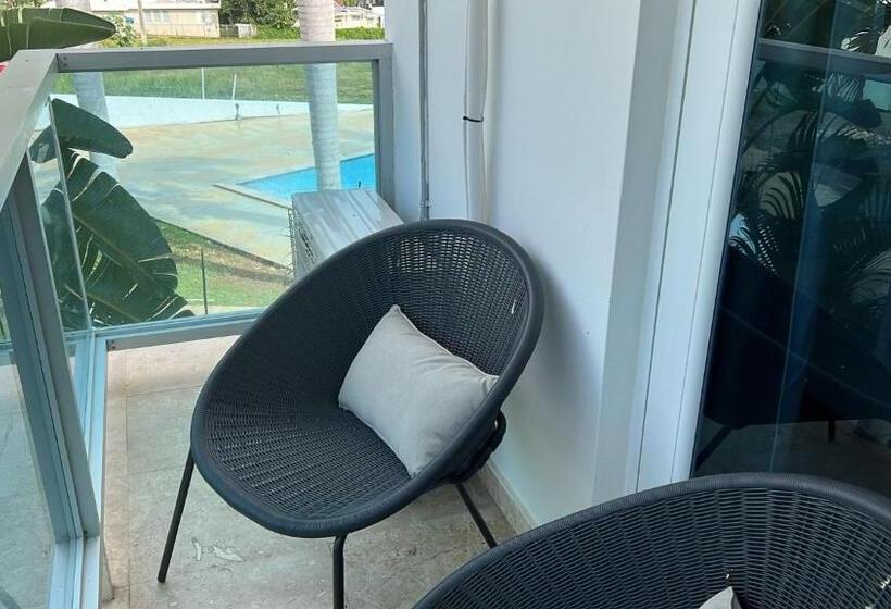 سوئیت با تخت بزرگ, Manati World Point Inn