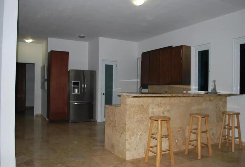 اتاق لوکس, Manati World Point Inn