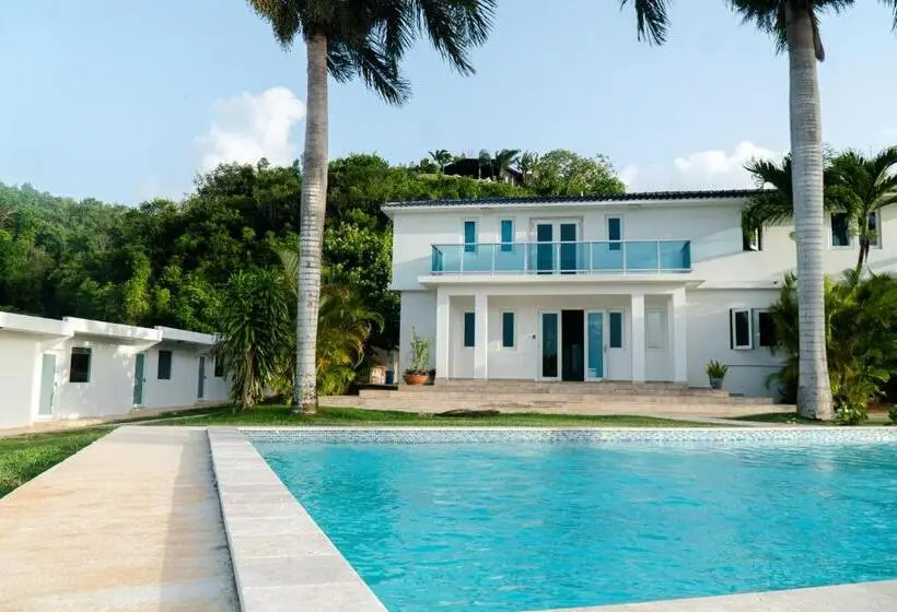 سوئیت جونیور خانوادگی, Manati World Point Inn