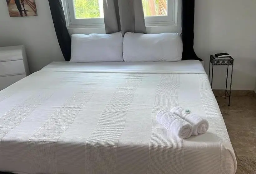 سوئیت با تخت بزرگ, Manati World Point Inn