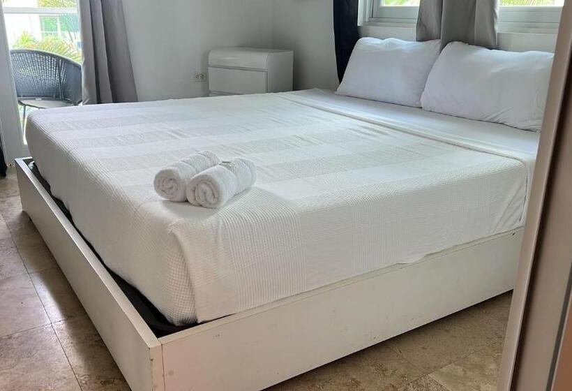 سوئیت با تخت بزرگ, Manati World Point Inn