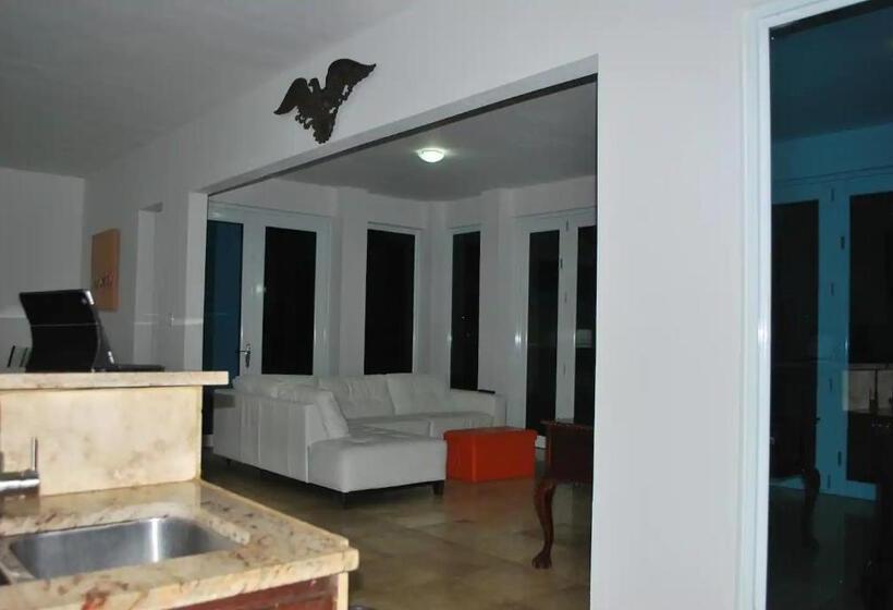 سوئیت با تخت بزرگ, Manati World Point Inn