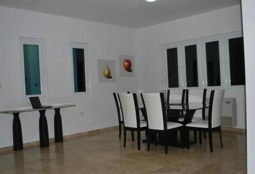 سوئیت با تخت بزرگ, Manati World Point Inn