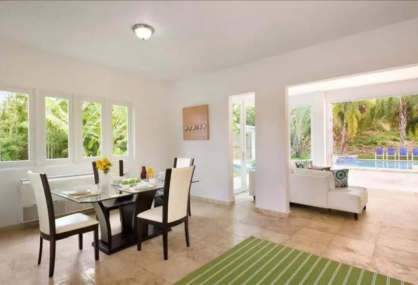 سوئیت با تخت بزرگ, Manati World Point Inn