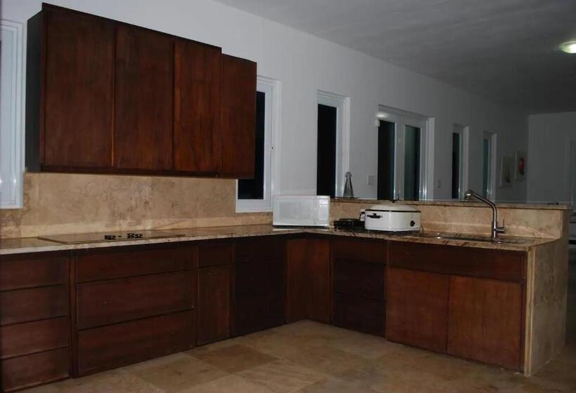 اتاق سوپریور, Manati World Point Inn