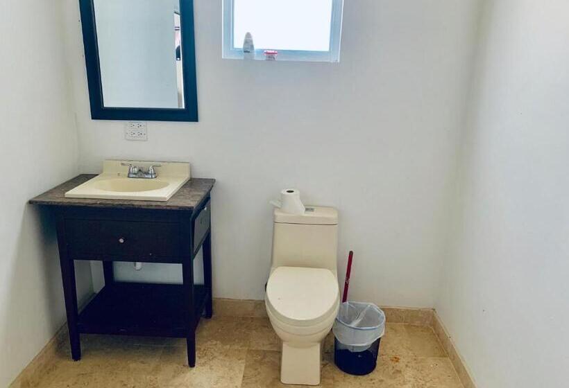 سوییت لوکس, Manati World Point Inn