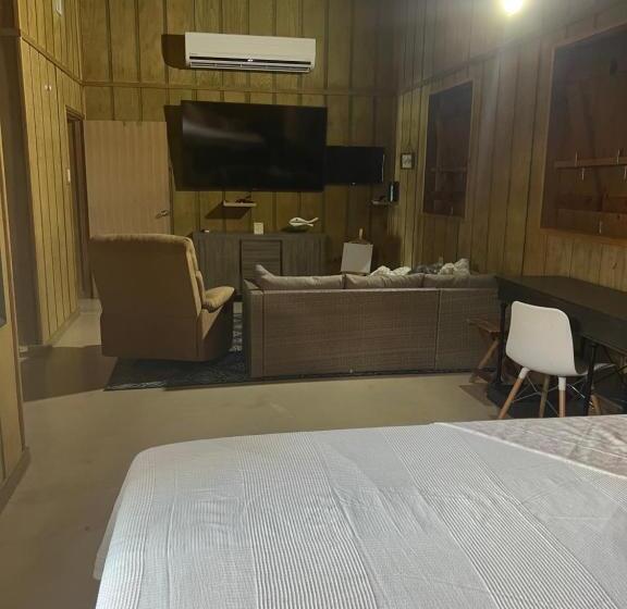 کلبه ییلاقی, Manati World Point Inn