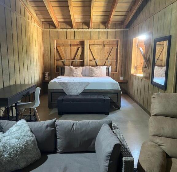 کلبه ییلاقی, Manati World Point Inn