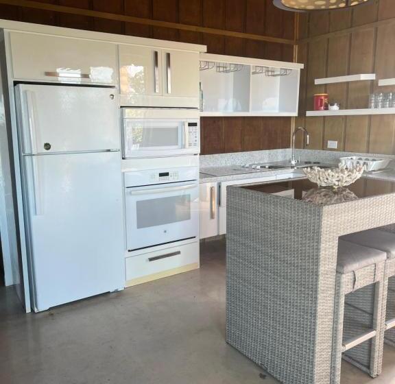 کلبه ییلاقی, Manati World Point Inn