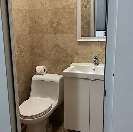 اتاق اکونومی, Manati World Point Inn