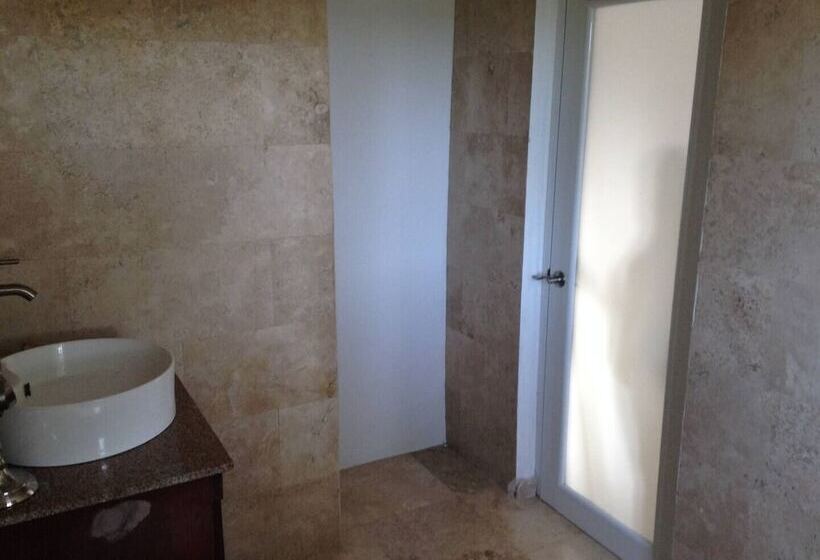 سوئیت با تخت بزرگ, Manati World Point Inn