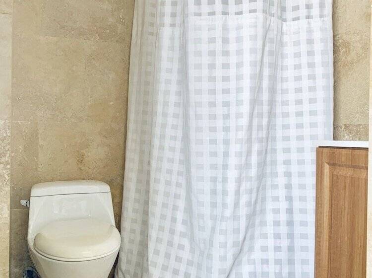 سوئیت جونیور خانوادگی, Manati World Point Inn