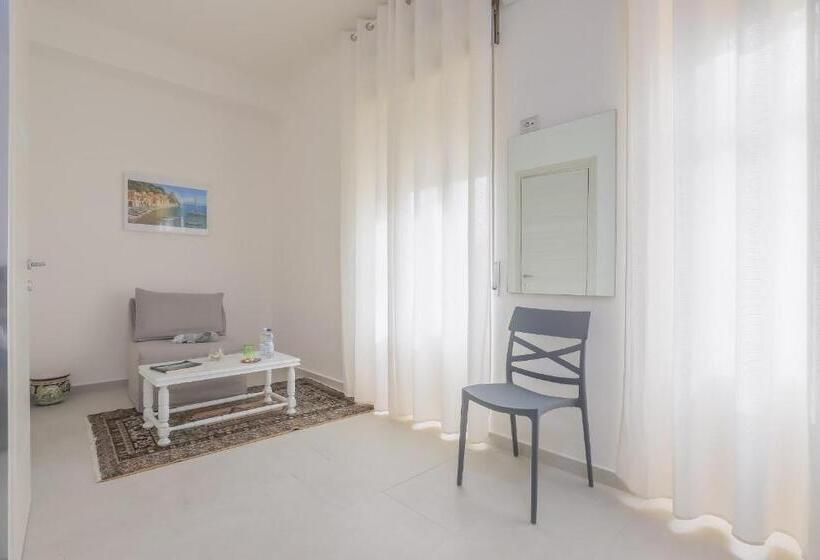 اتاق استاندارد سه نفره, Barbyb B&b