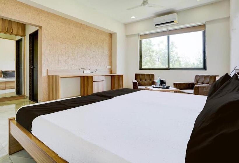 Pokój Trzyosobowy Klasyczny, Ramdevgarh Resort Ghuma