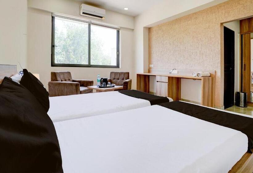 Pokój Trzyosobowy Klasyczny, Ramdevgarh Resort Ghuma