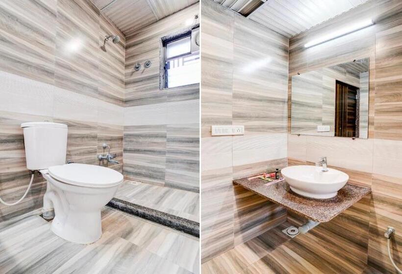 Pokój Trzyosobowy Klasyczny, Ramdevgarh Resort Ghuma