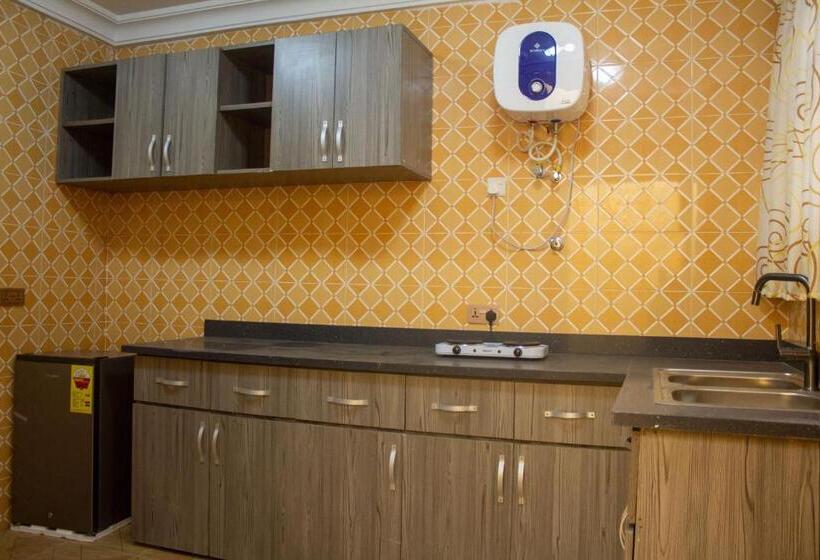 דירת חדר, Stepmens Guest House