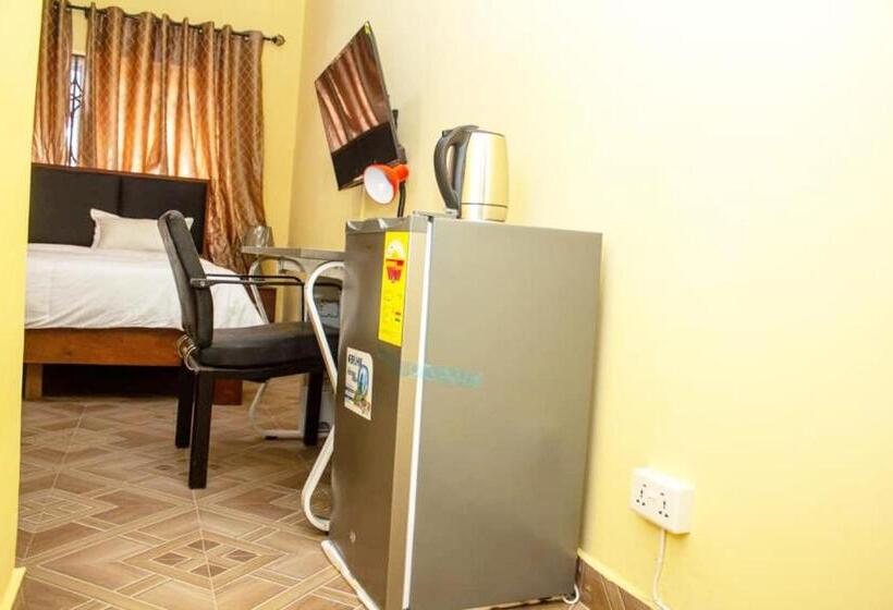 דירת חדר, Stepmens Guest House