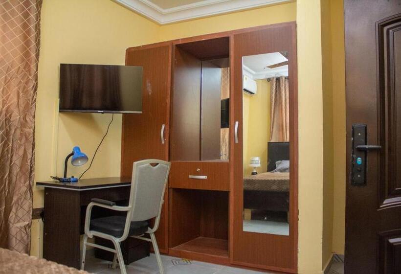 סוויטה דלוקס, Stepmens Guest House