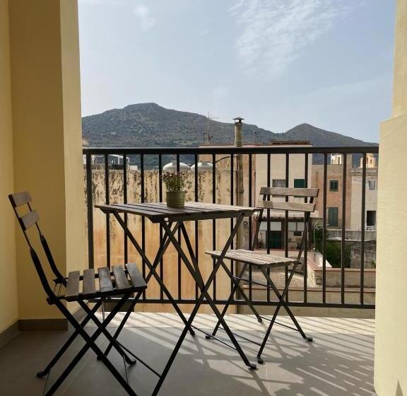 Quarto Estandar com Sacada, L Isola Felice Favignana
