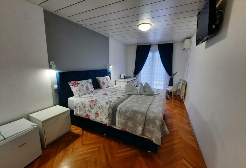 اتاق استاندارد با چشمانداز دریاچه, Gostisce Jezero