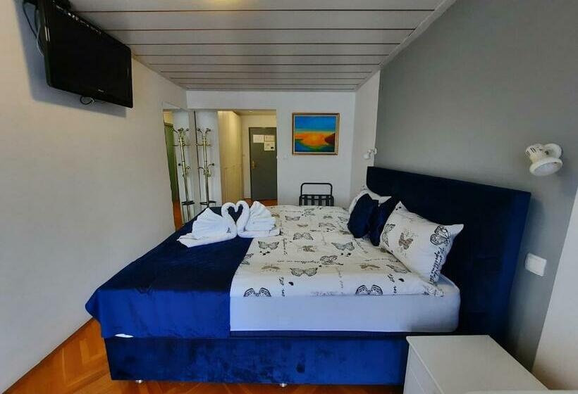 اتاق استاندارد با چشمانداز دریاچه, Gostisce Jezero