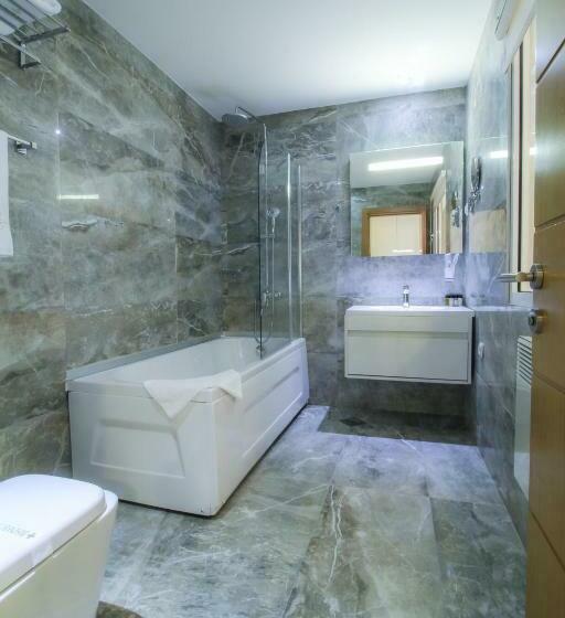 سوییت خانوادگی, Gardenia Hotel & Spa