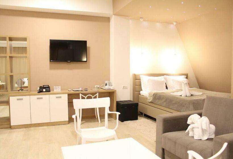 سوییت خانوادگی, Gardenia Hotel & Spa