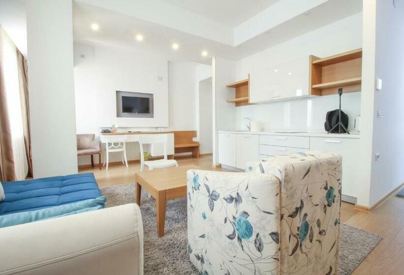 سوییت خانوادگی, Gardenia Hotel & Spa