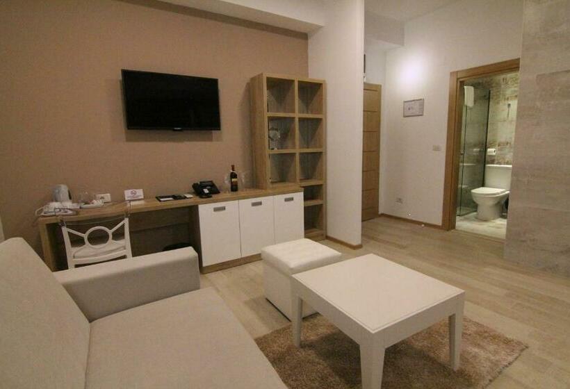 سوئیت جونیور با ماساژ آبی, Gardenia Hotel & Spa