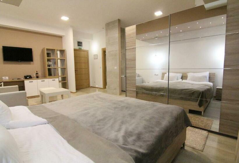 سوئیت جونیور با ماساژ آبی, Gardenia Hotel & Spa