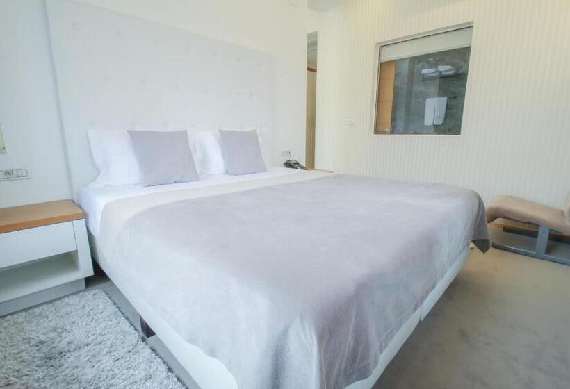 سوییت خانوادگی, Gardenia Hotel & Spa